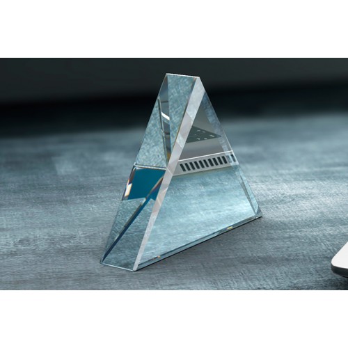ΚΡΥΣΤΑΛΛΟ ΚΡ7 TRIANGLE AWARD 19.5x15x4 cm ME KOYTI
