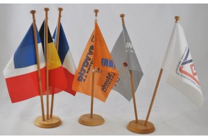 ΕΠΙΤΡΑΠΕΖΙΑ ΣΗΜΑΙΑΚΙΑ